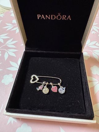 Imperdible de Pandora de plata