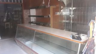 Mobiliario completo de despacho de panadería