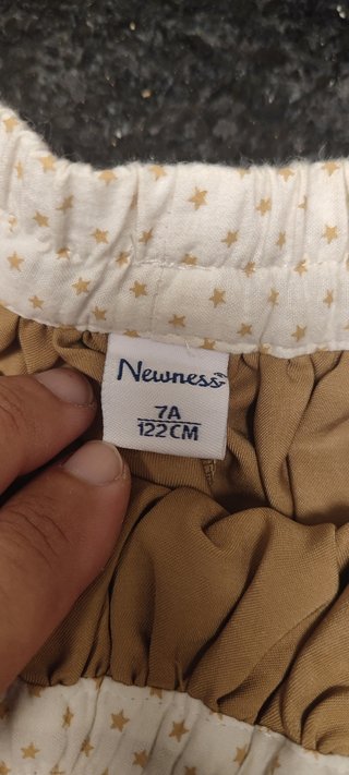 Saia menina Newness 7 anos