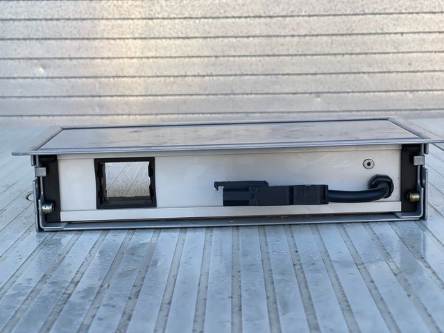 Base de enchufes para mesa de reuniones o de ofici