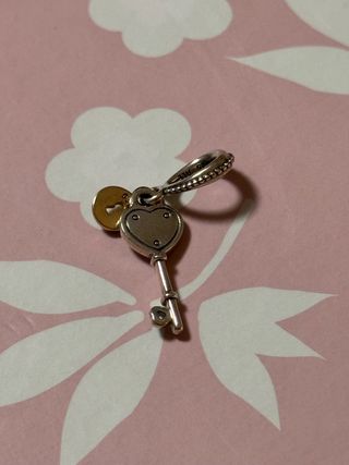 Colgante candado llave de corazón Pandora