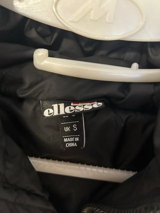 Abrigo Ellesse Negro Oficial
