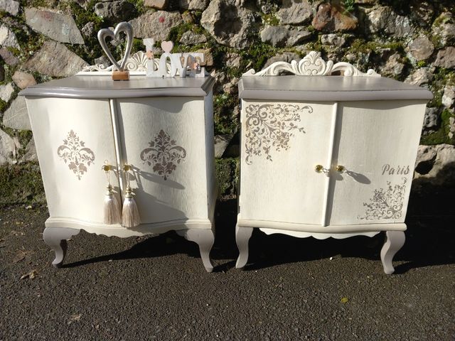 PRECIOSO Conjunto de mesitas vintage isabelinas