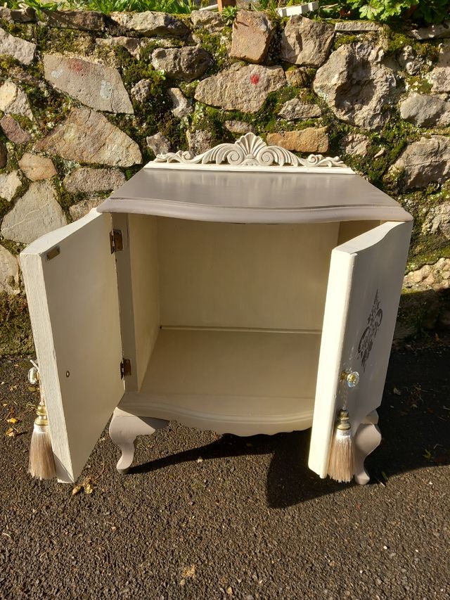 PRECIOSO Conjunto de mesitas vintage isabelinas