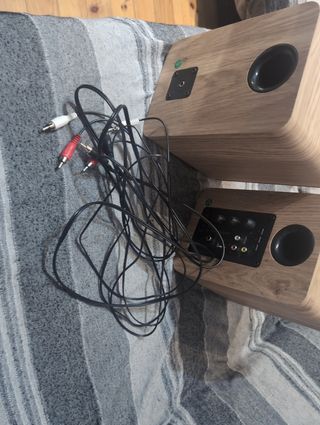 Monitores de audio + cables RCA 