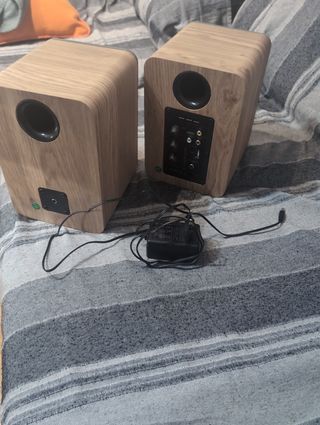 Monitores de audio + cables RCA 