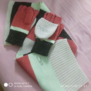 Conjunto bufanda y guantes O'Neilll 