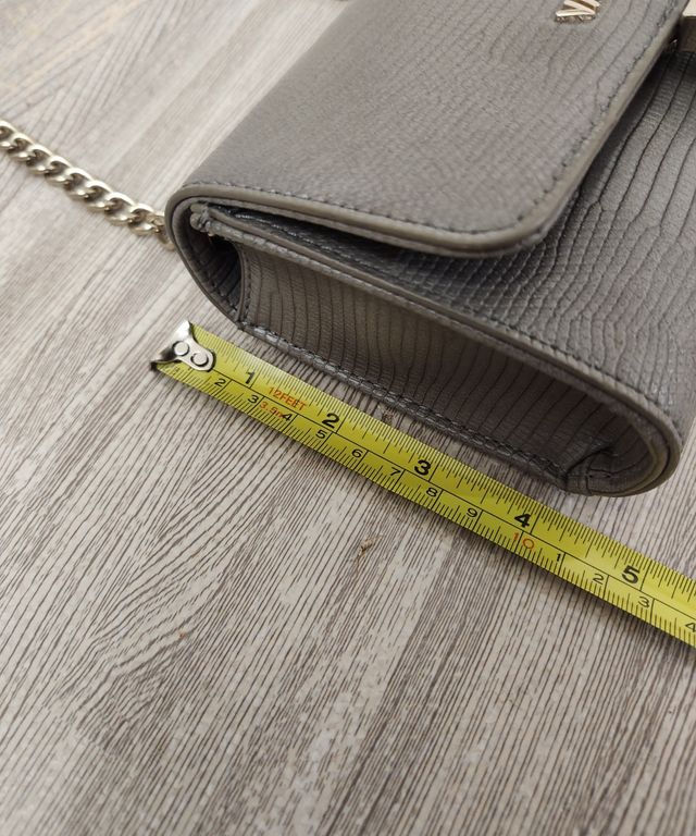 Bolso Valentino gris y dorado fiesta