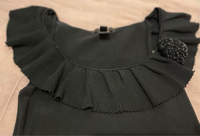 Camiseta de licra de Mango con flor decorativa