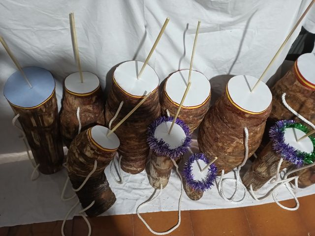 Zambomba de pita natural