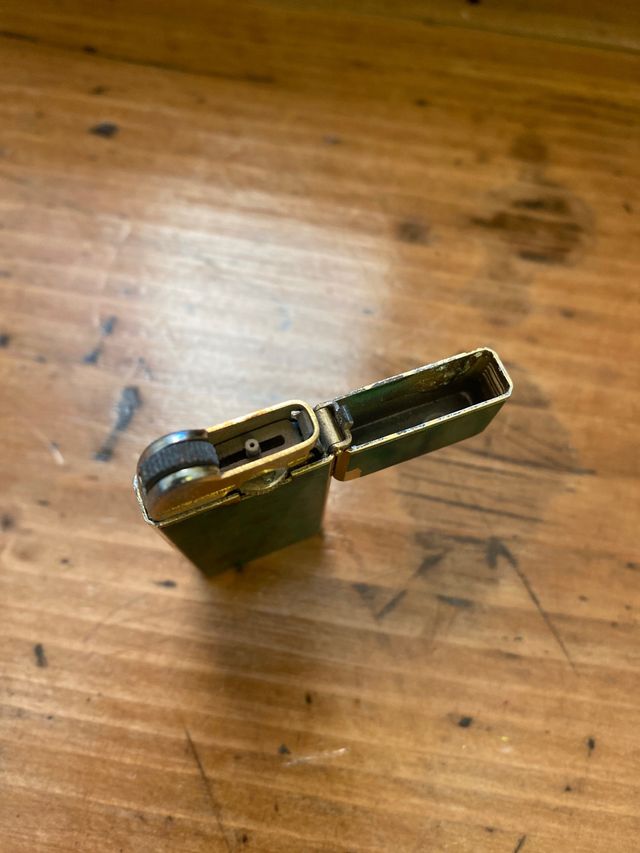 Accendino Sharp placcato oro