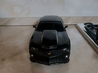 Macchina nera giocattolo