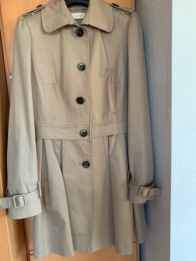 Gabardina marca Zapa nueva beige