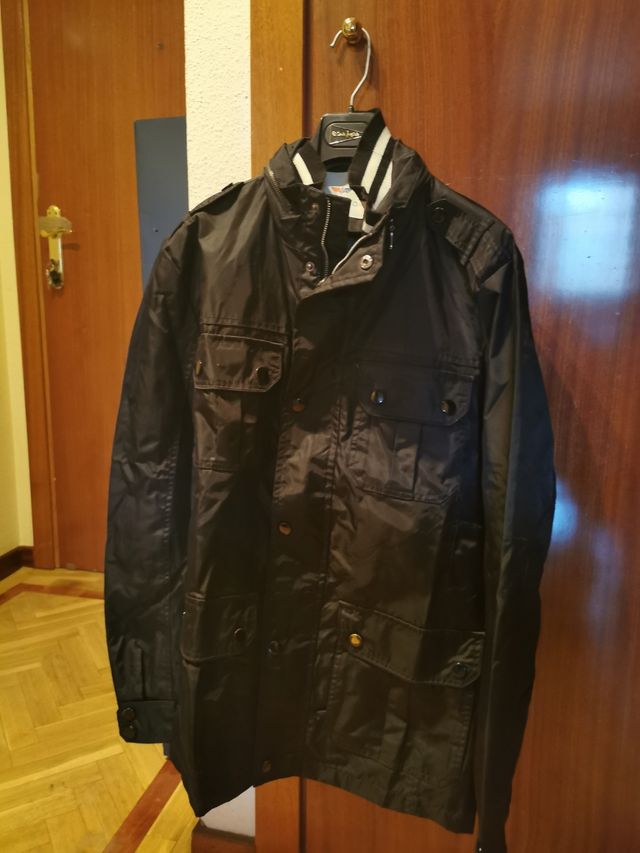 Abrigo Negro de Invierno Calentito