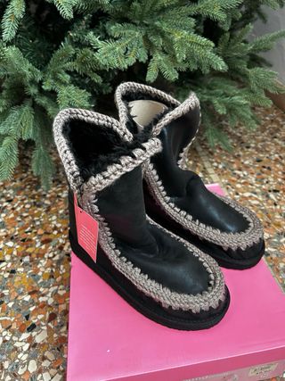 Stivali neri tipo MOU con pelo