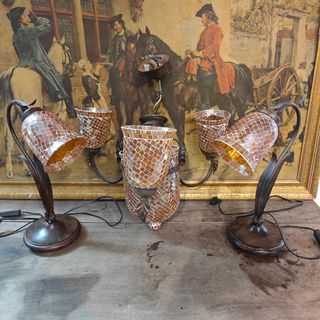 Conjunto de lamparas de mesilla y techo.