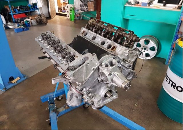 Mercedes-Benz 350 sl 107