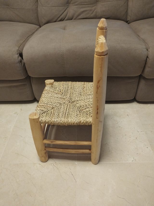 Silla de nea. Ideal para decoración. Fotografía.