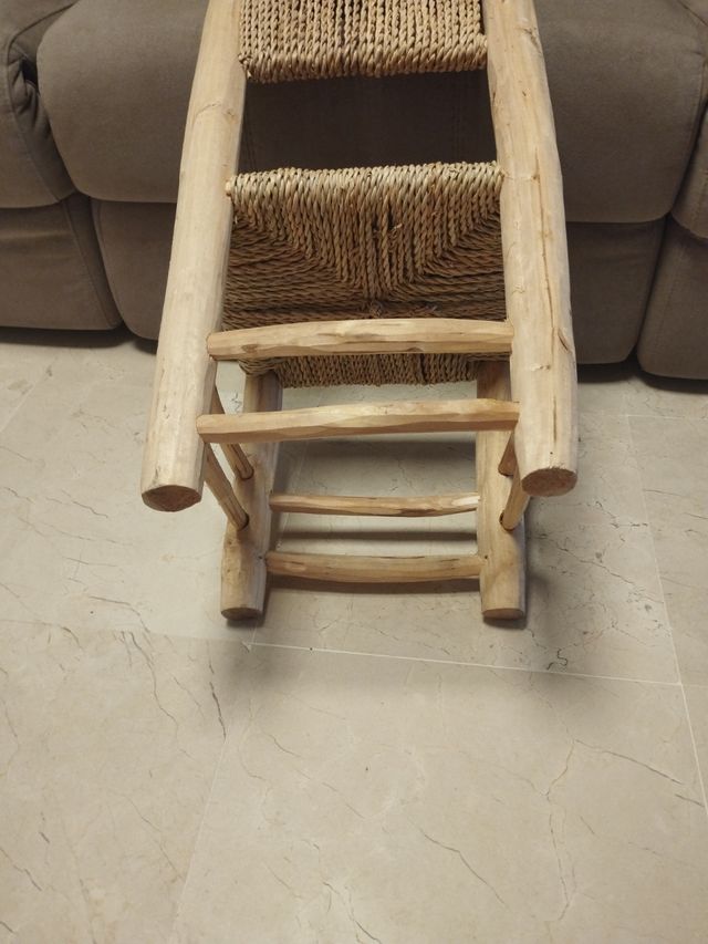 Silla de nea. Ideal para decoración. Fotografía.