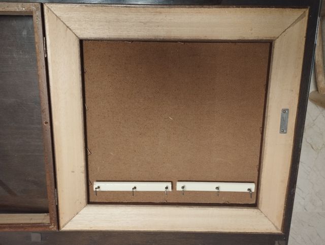 Cuadro guarda llaves. Cubre cuadro luz.