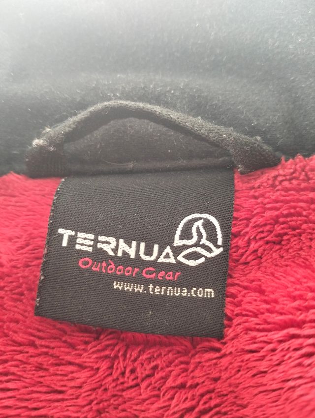 Cazadora Ternua XL chico. Muy bonita