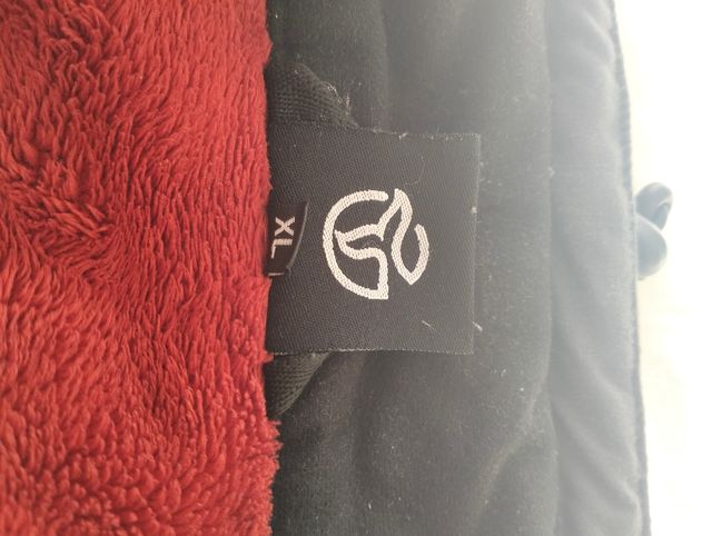 Cazadora Ternua XL chico. Muy bonita