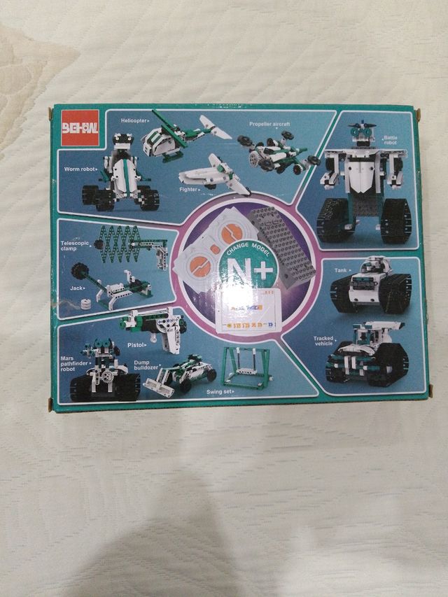 Robot teledirigido con piezas lego