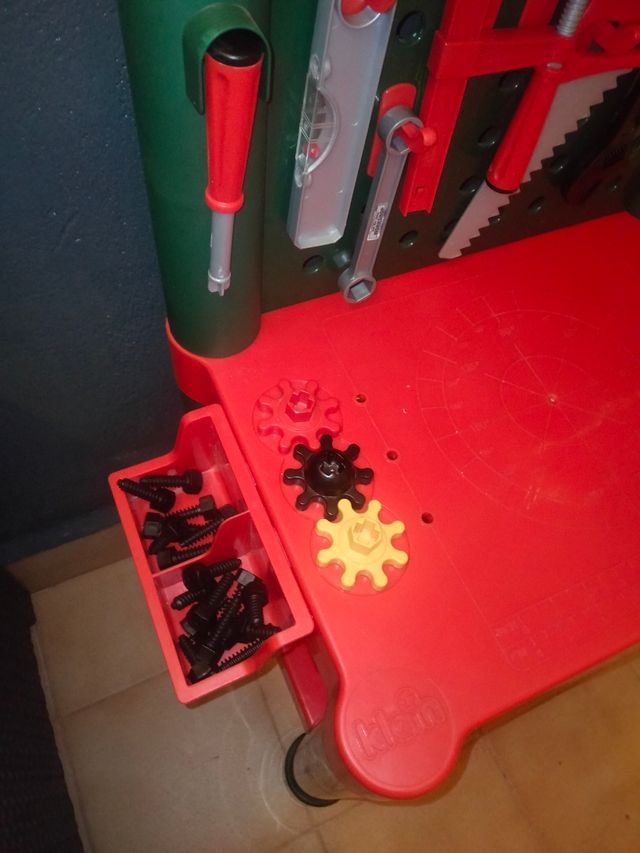 Banco herramientas para niños