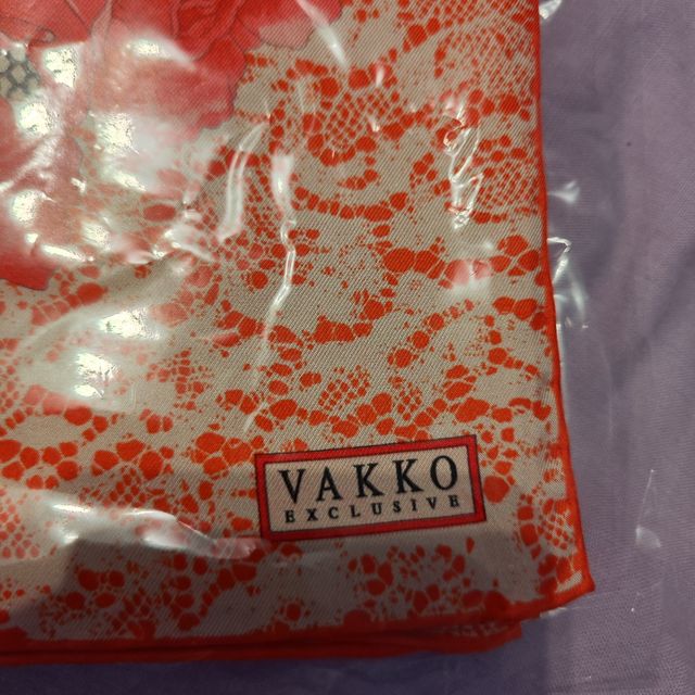 Scialle Vakko 90x90. Nuovissimo