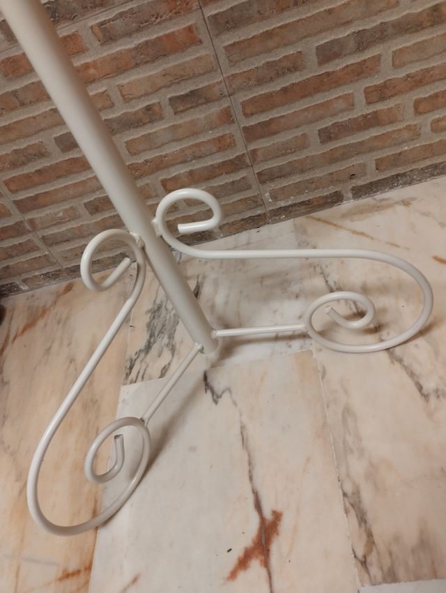 Appendiabiti vintage in ferro battuto