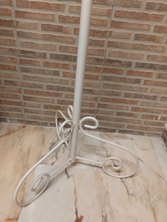 Appendiabiti vintage in ferro battuto