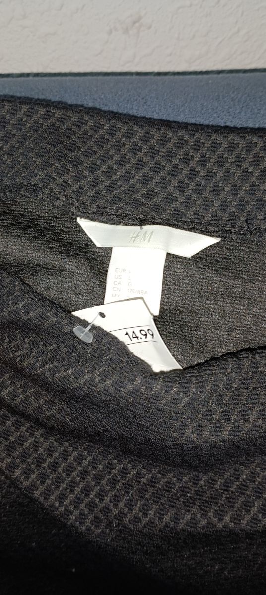 Falda corta H&M. Talla L.