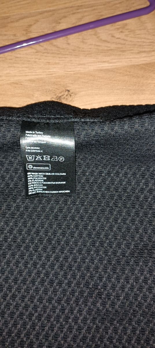 Falda corta H&M. Talla L.