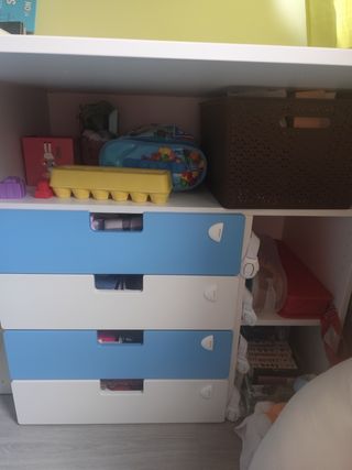 Mueble cambiador,con cajones y estantes