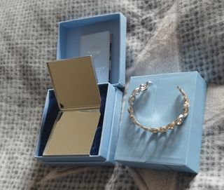 Espejo y pulsera plata