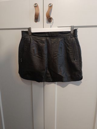 Mini falda piel negra talla s