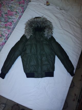 Chaquetón de Zara sin estrenar de pluma