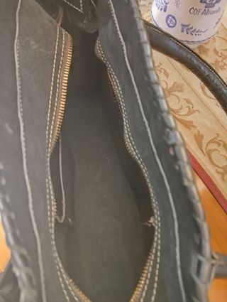 Bolso nuevo de piel auténtica repujada nuevo 