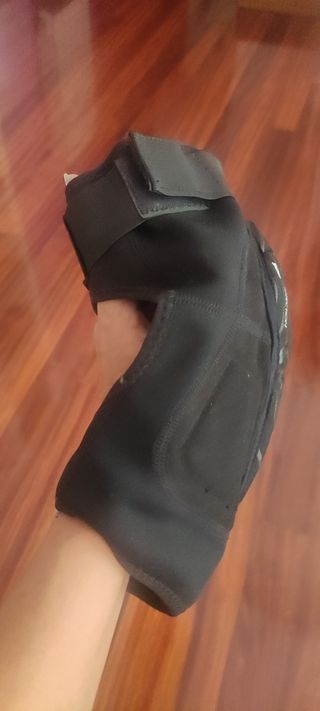 Protecciones B-Twin, talla L