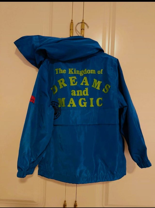 Chaqueta cortaviento Disney exclusiva