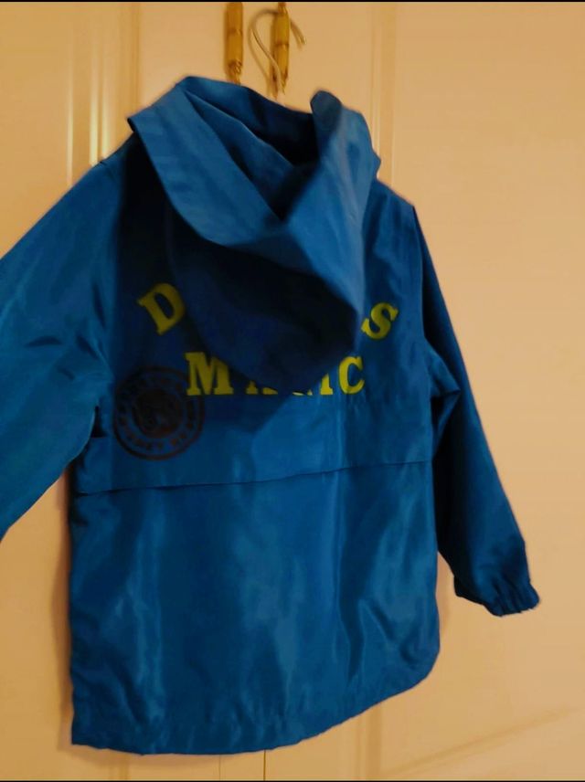 Chaqueta cortaviento Disney exclusiva