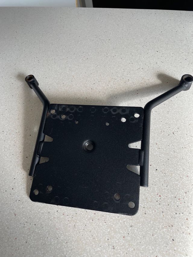 Soporte baul Burgman 125/150 2003