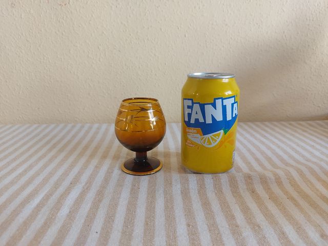 Vasos, Copas / licor ámbar.