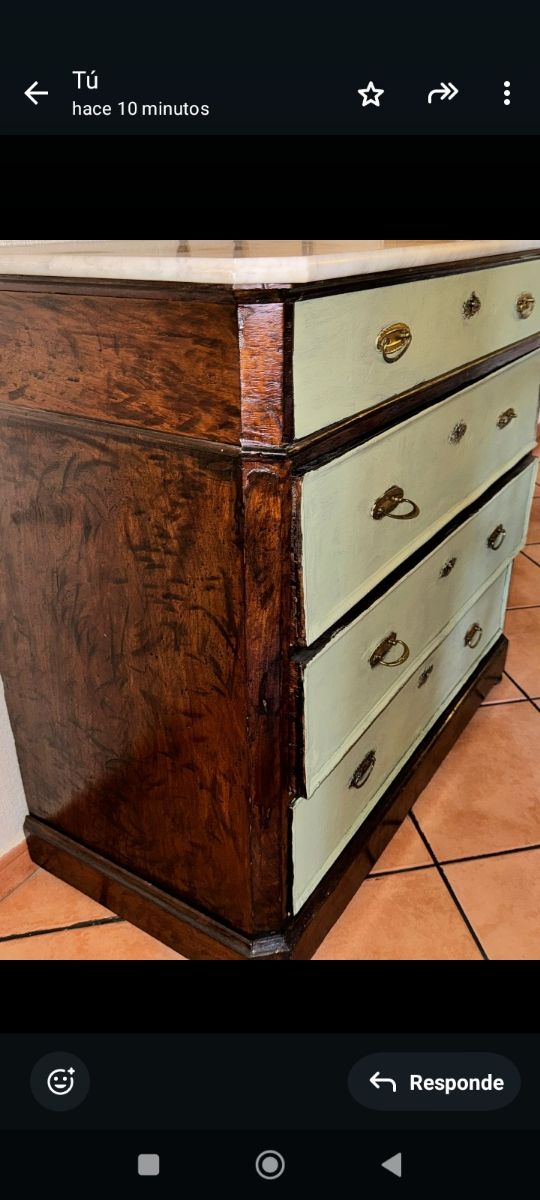 COMODA ANTIGUA