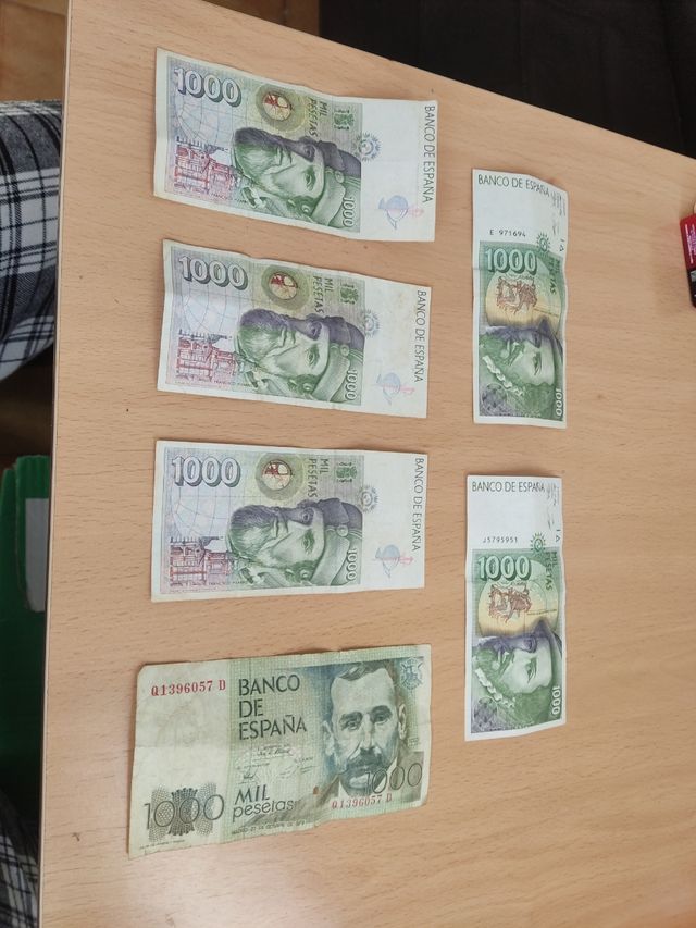 LOTE BILLETES 6000 PESETAS.