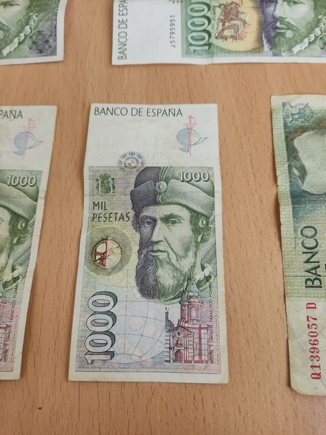 LOTE BILLETES 6000 PESETAS.