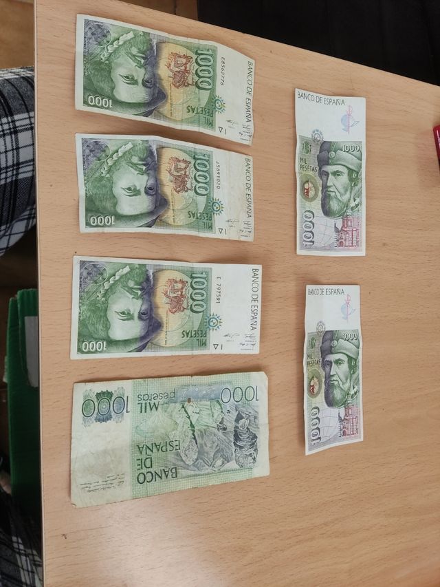 LOTE BILLETES 6000 PESETAS.