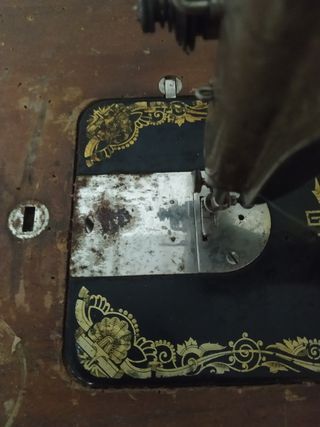 Máquina de coser antigua