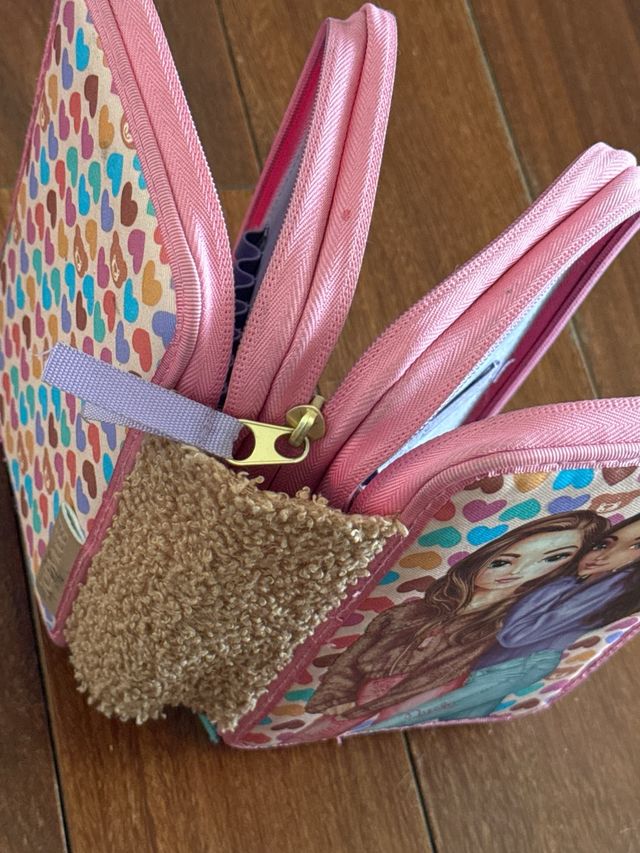 Estuche  y libretas de TOP MODEL