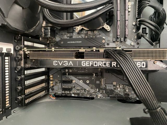 PC Gaming / casi nuevo  caja original .